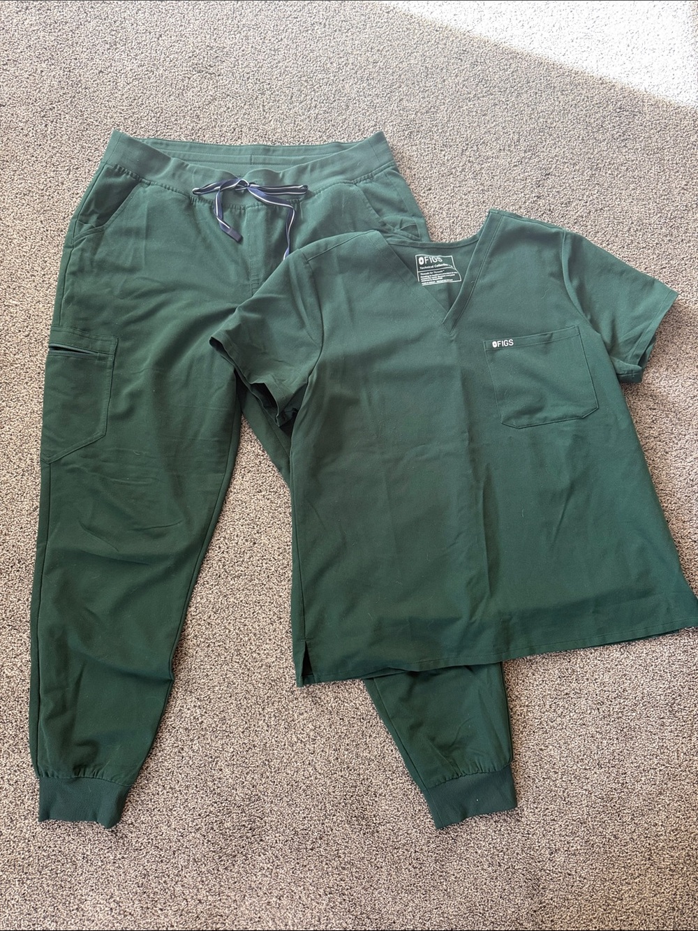 FIGS British Racing Green Catarina Top XL & Zamora Joggers XL/TALL